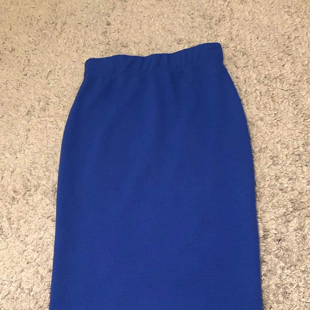 Blue pencil skirt (new)